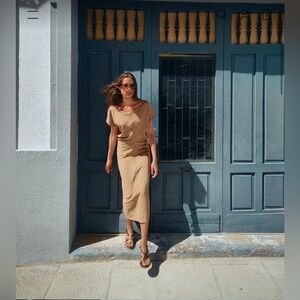 NWT FLOWY PLEATED DRESS